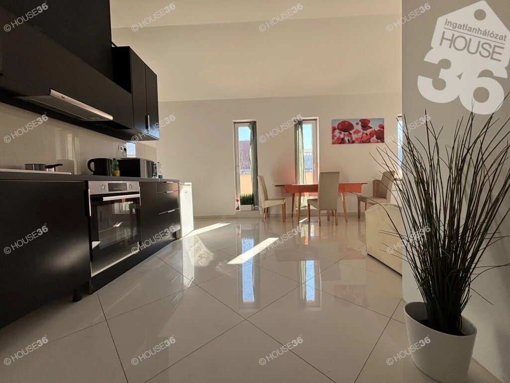 Gyönyörű, egyedülálló penthouse lakás a belvárosban ELADÓ!