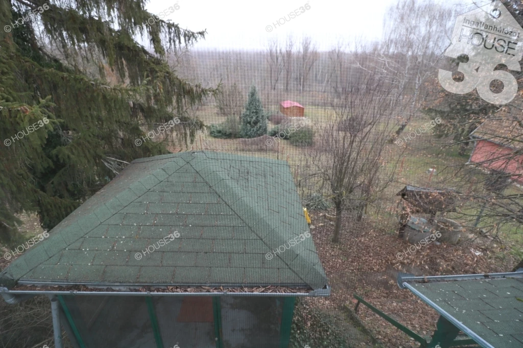 DUNA MENTI HÉTVÉGI HÁZ, NYARALÓ ELADÓ! (3.869 m2-es telekterület!)
