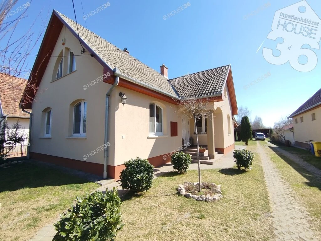 Minden igényt kielégítő családi ház eladó Kerekegyházán!
