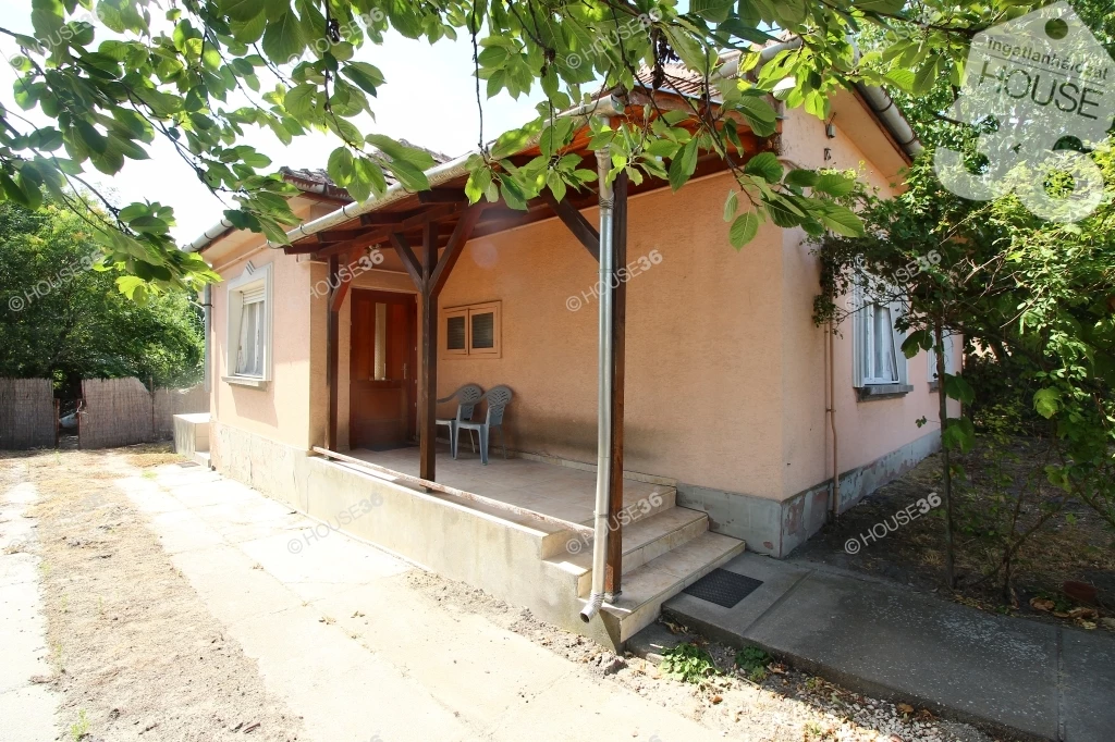 AKASZTÓN 116 m2-es, 3 SZOBÁS CSALÁDI HÁZ ELADÓ!