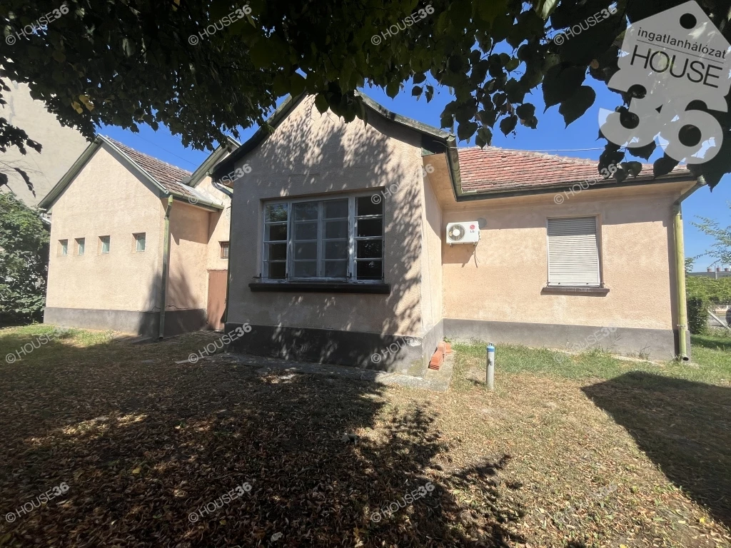 Solt szívében 140 m2-es családi ház ELADÓ
