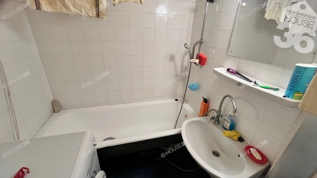 Kecskeméten a Széchenyivárosban , 33 m2-es, 1 szobás lakás eladó!