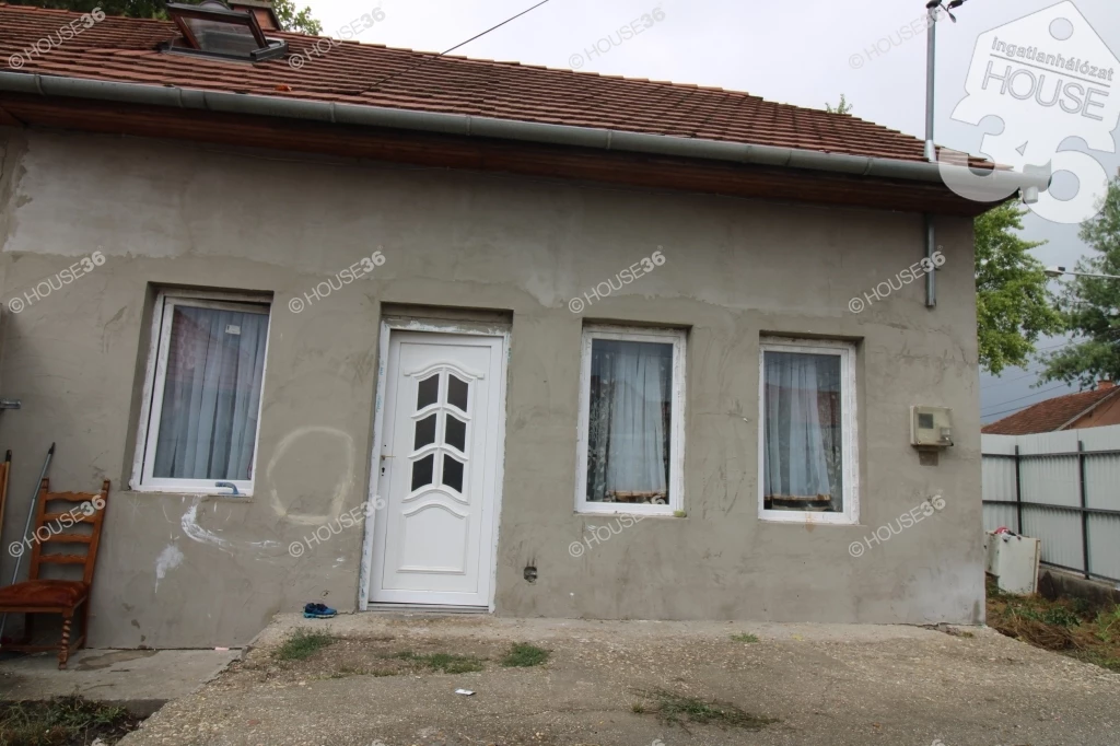 Kertkapcsolatos lakás,panel áron eladó!