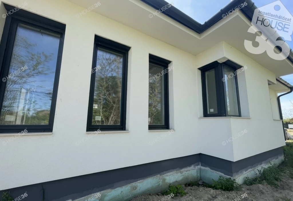 Új építésű nappali + 3 szobás ház eladó!