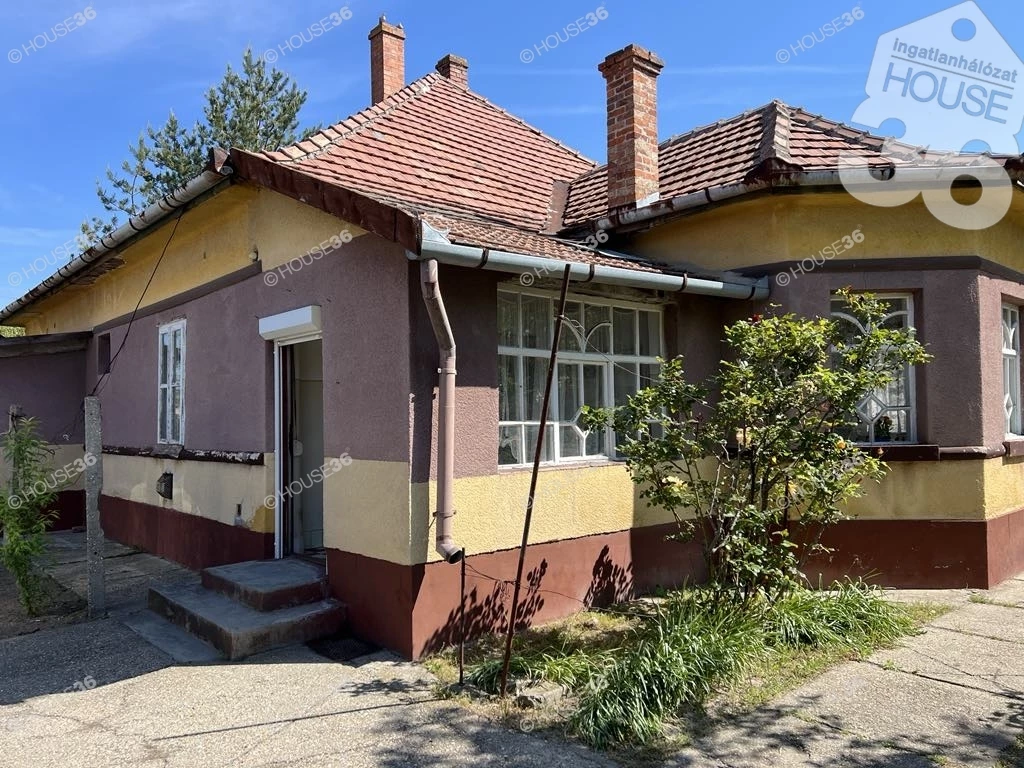 ELADÓ CSALÁDI HÁZ FÜLÖPSZÁLLÁS SZÍVÉBEN!