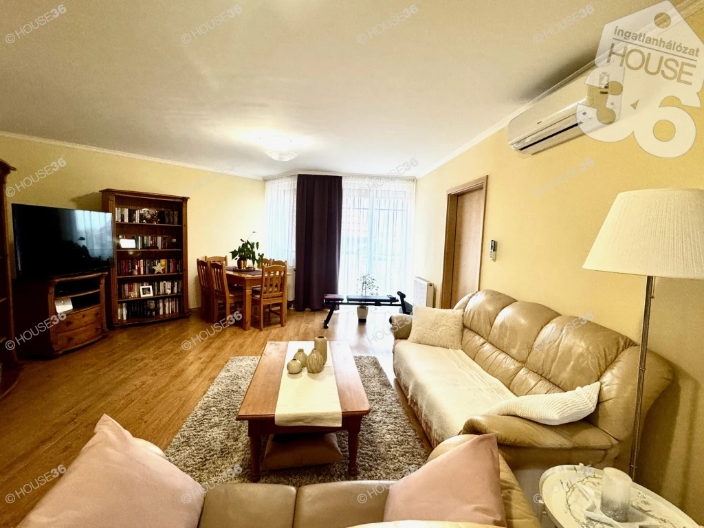 For sale brick flat, Kecskemét