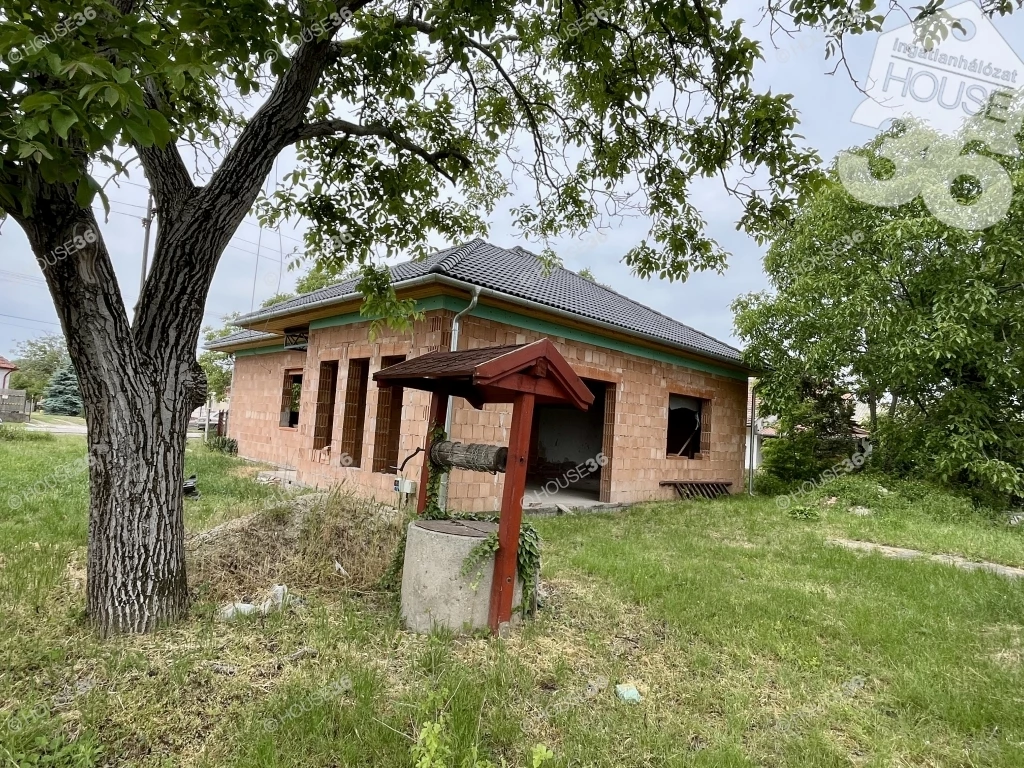 ÉPÍTKEZNE TISZAALPÁRON?