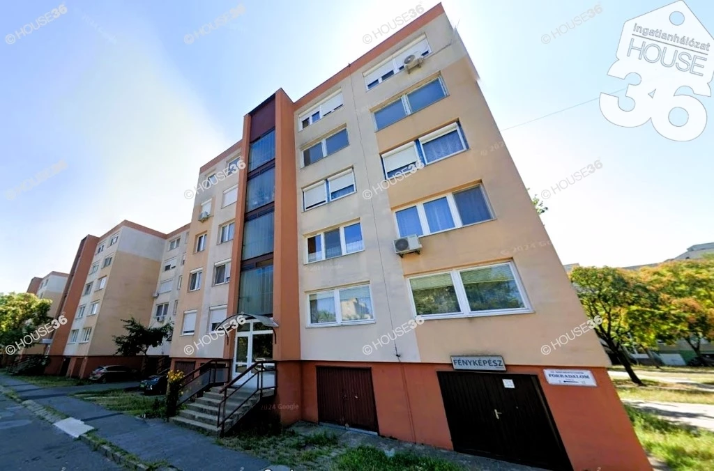 Kecskeméten a Széchenyivárosban, 33 m2-es, 1 szobás lakás eladó!