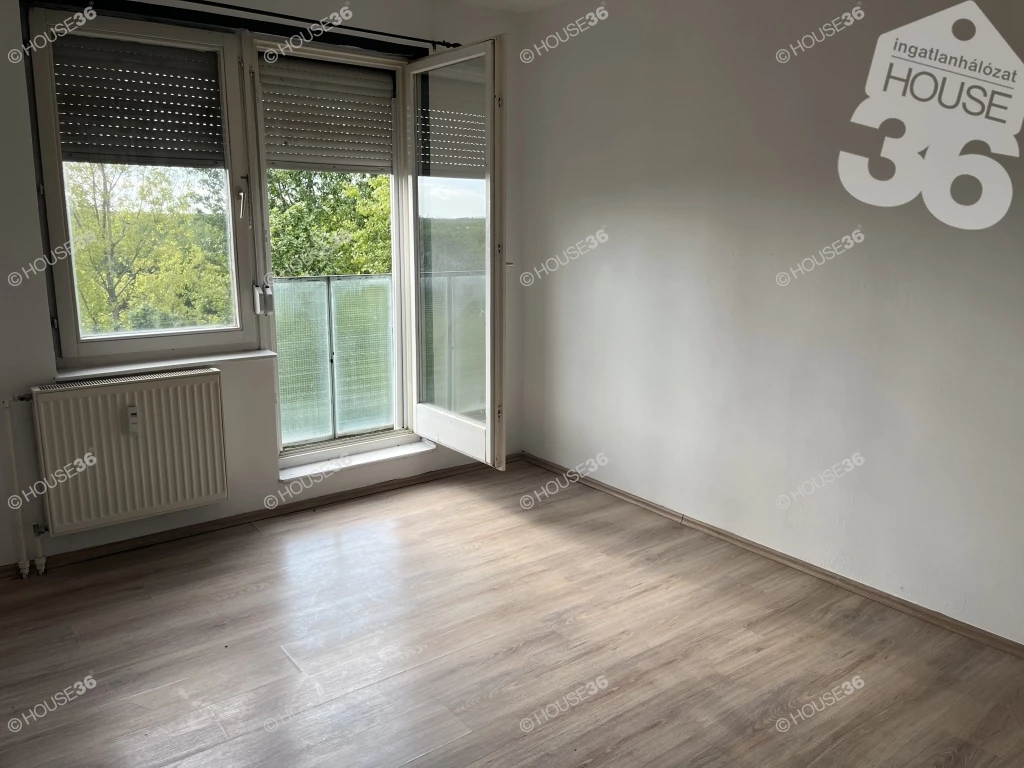 Dunaföldváron 2 szobás lakás eladó!