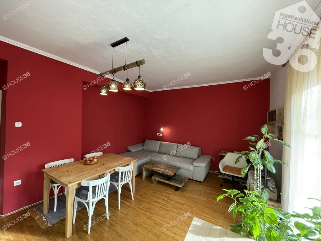 For sale brick flat, Szekszárd