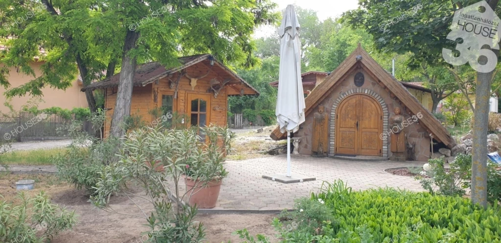 Eladó egyedileg megálmodott kis birodalom!