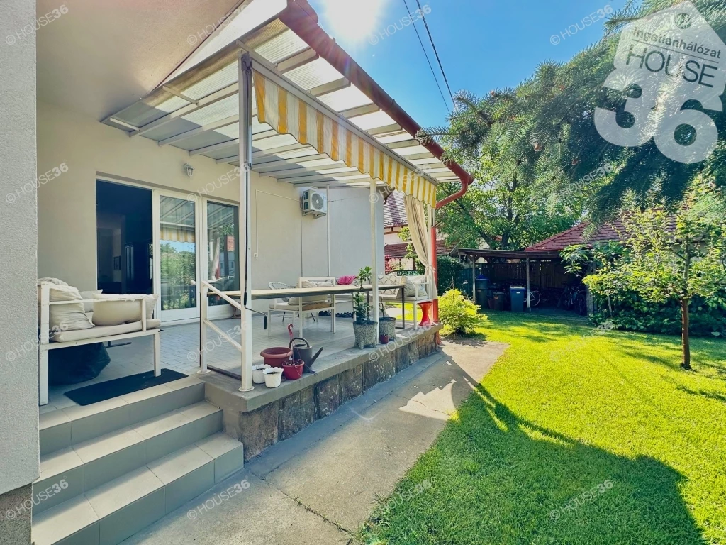 Prémium minőségű, impozáns villa eladó Kecskemét exkluzív lakókörnyezetében!