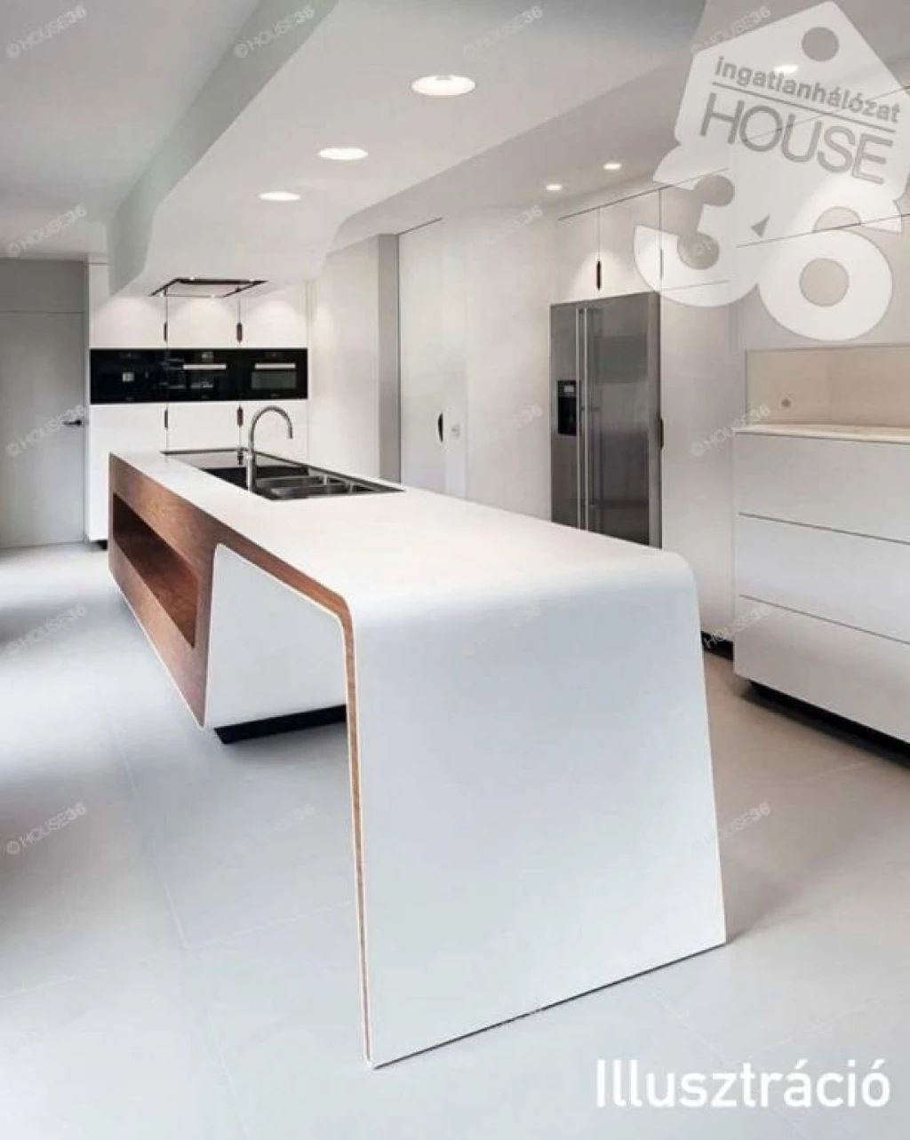 KECSKEMÉT BELVÁROSÁBAN 4 SZOBÁS FÖLDSZINTI 122 M2 LUXUSLAKÁS 5 M2 TERASSZAL  ELADÓ