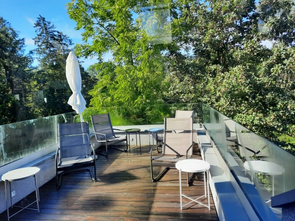 Luxusvilla áron alul Pakstól 5 percre