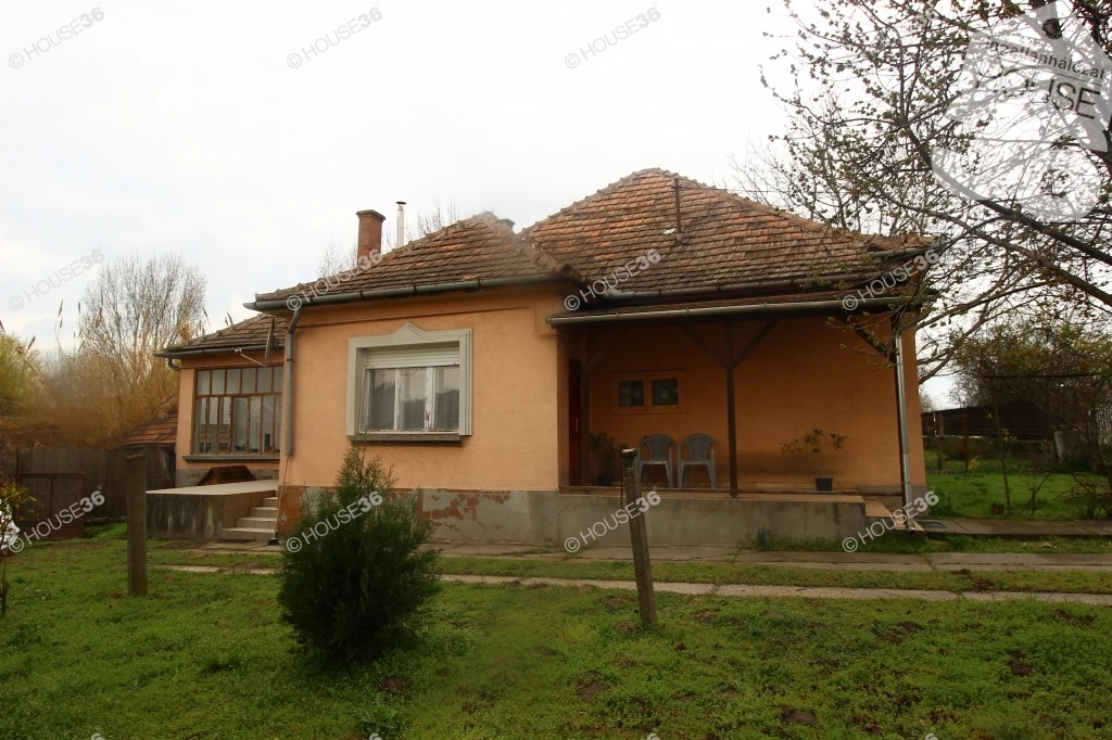 AKASZTÓN 116 m2-es, 3 SZOBÁS CSALÁDI HÁZ ELADÓ!