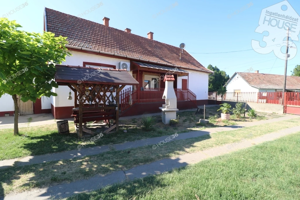 For sale house, Csengőd