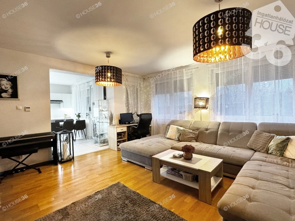 Máriavárosi nappali + 4 szobás ház eladó!