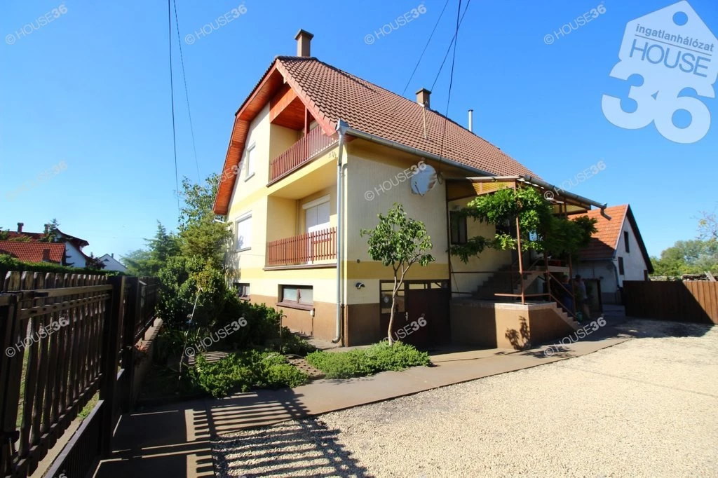 SOLTVADKERTEN 156 M2-ES, ÖT SZOBÁS CSALÁDI HÁZ ELADÓ!