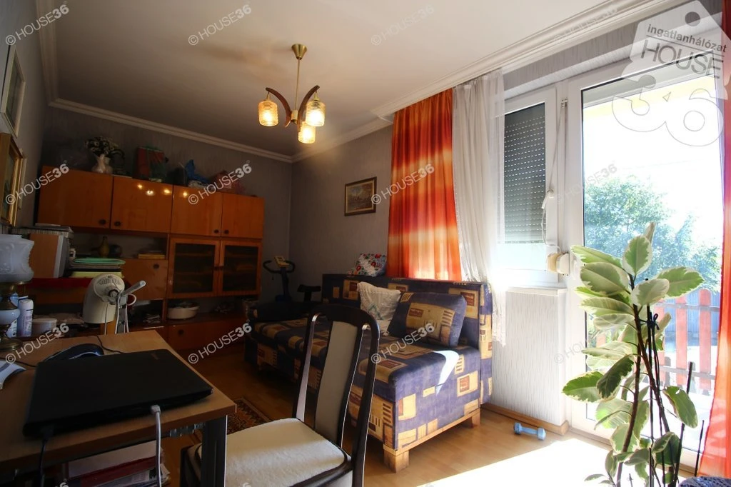SOLTVADKERTEN 156 M2-ES, ÖT SZOBÁS CSALÁDI HÁZ ELADÓ!