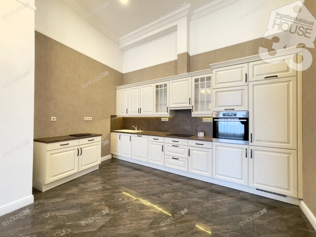 For sale brick flat, Kecskemét, Belváros, Szabadság tér