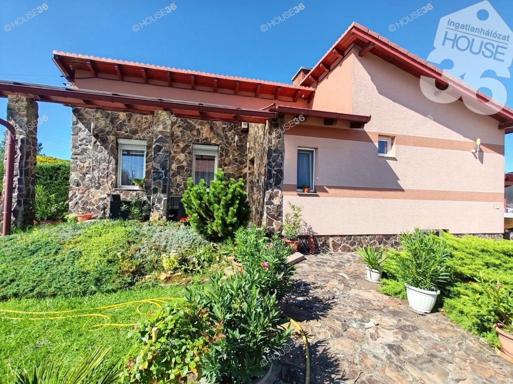 c3-1-name c2-1-name, Jakabszállás