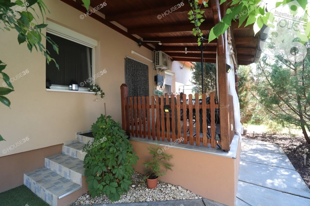 CSERKESZŐLŐN TELJESEN FELÚJÍTOTT KÉTGENERÁCIÓS CSALÁDI HÁZ ELADÓ!