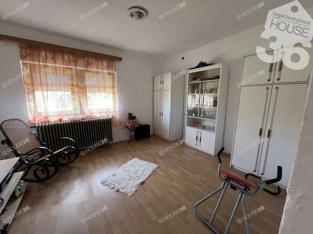 Csendes, nyugodt környéken CSALÁDI HÁZ eladó KUNADACSON!