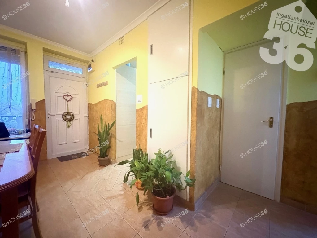 For sale brick flat, Nagykőrös