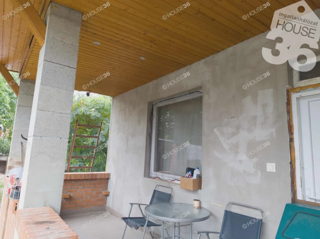 Nappali + 2 Szobás Ház Garázzsal, Kecskeméten!