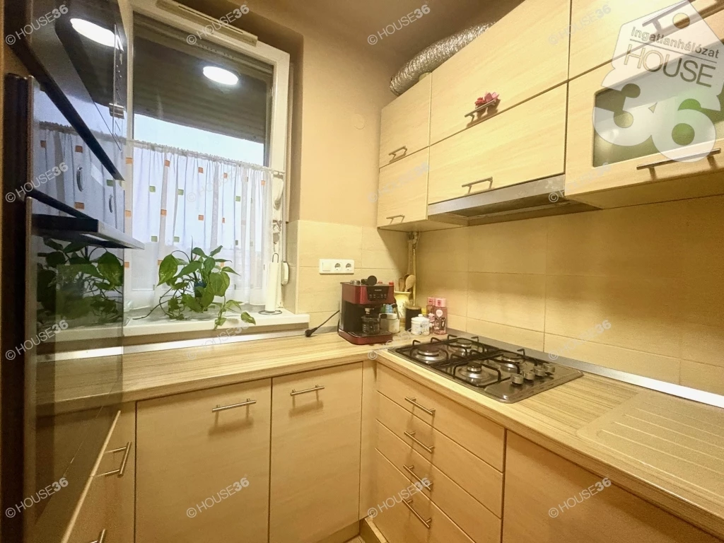 For sale brick flat, Nagykőrös