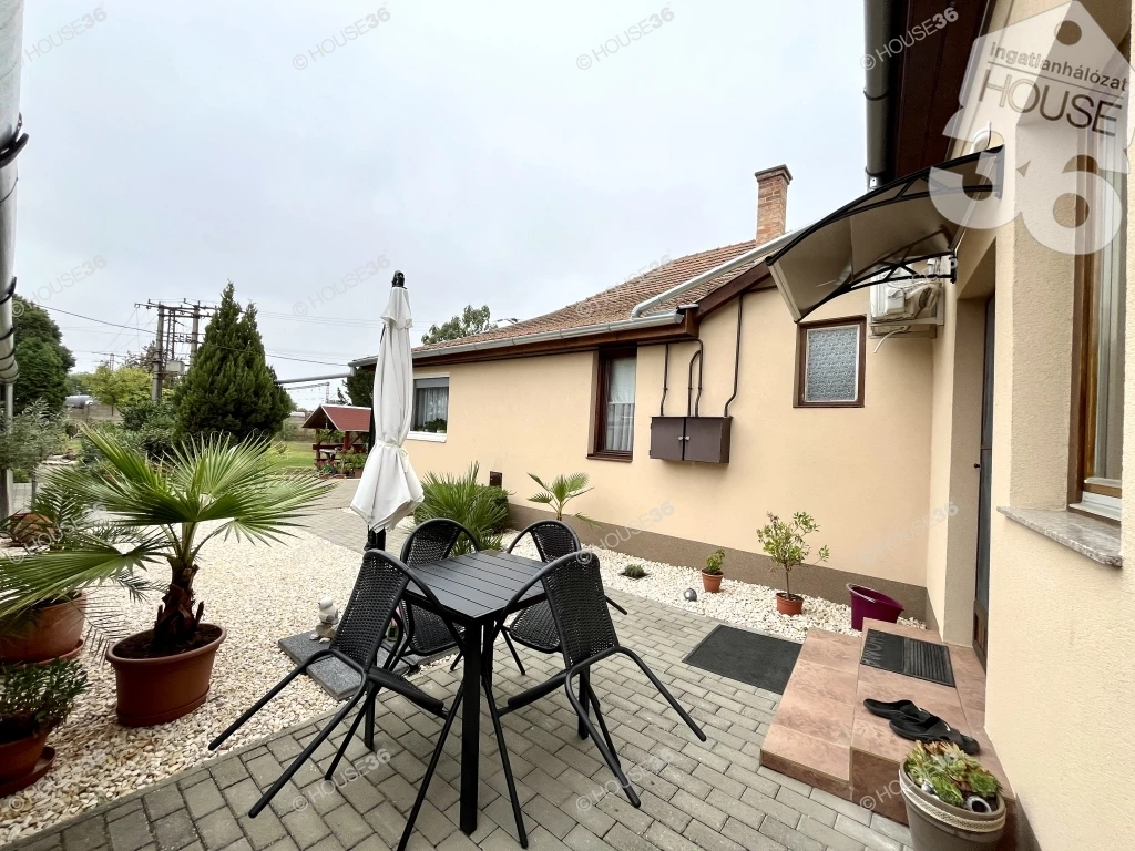 BOMBA ÁRON - Eladó kétgenerációs családi ház Kiskunfélegyházán!