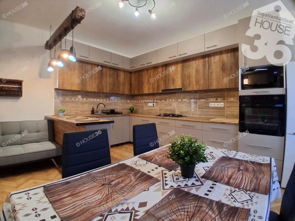 Kiadó Családi ház a Vacsiközben!