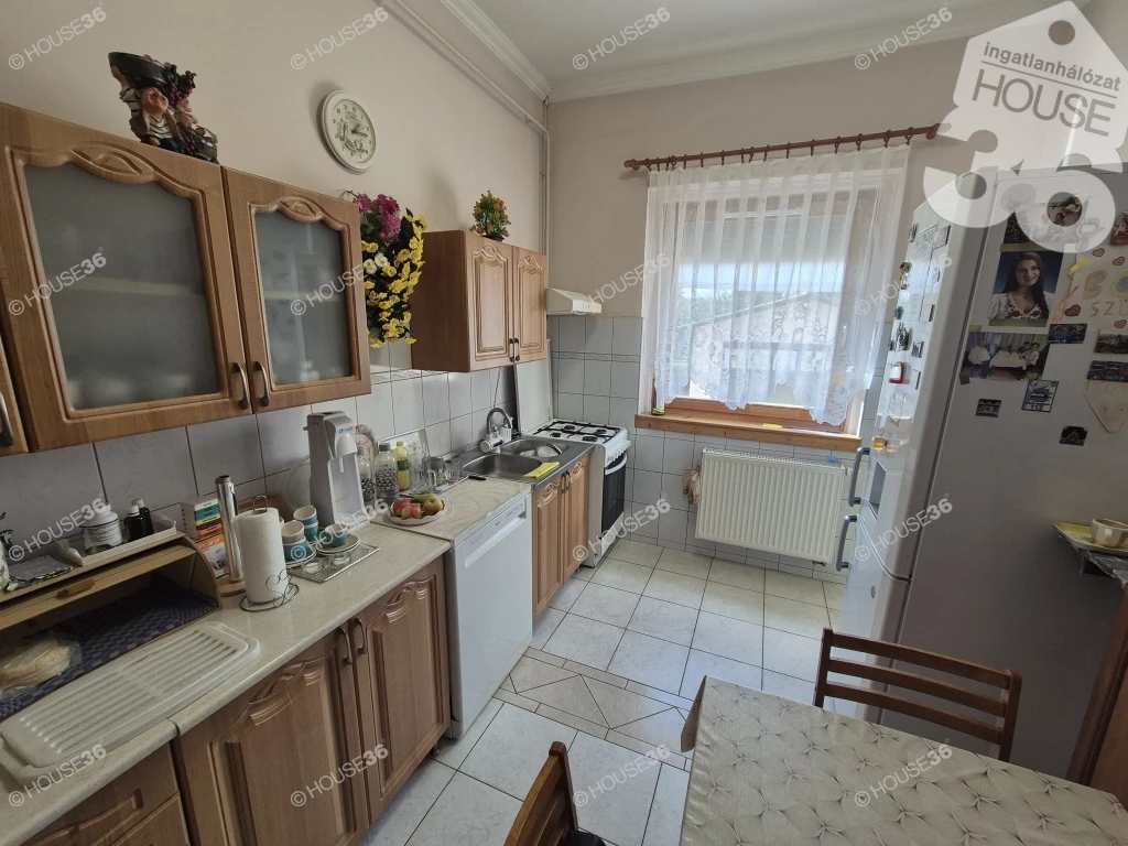 Tiszta udvar - rendes ház eladó Kecskeméten!