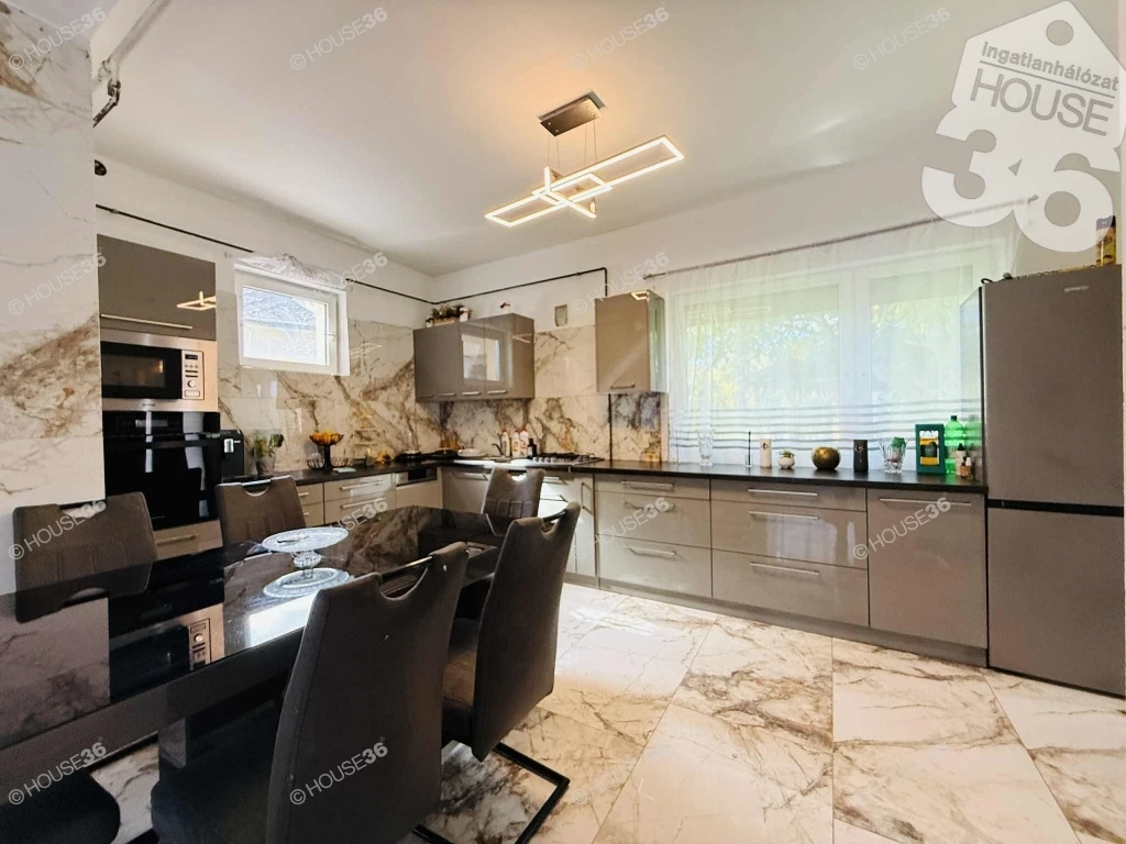 For sale house, Izsák