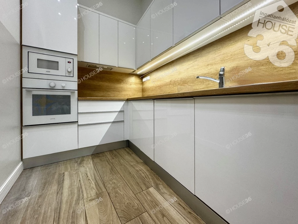 c3-2-name c2-19-name, Kecskemét, Lestár tér