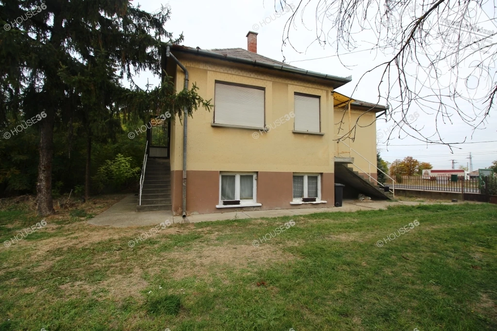 SOLTON 5 SZOBÁS CSALÁDI HÁZ ELADÓ!