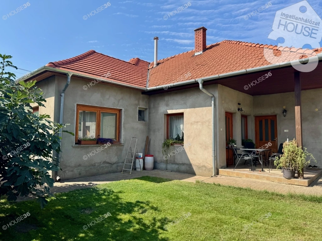 c3-1-name c2-1-name, Lakitelek