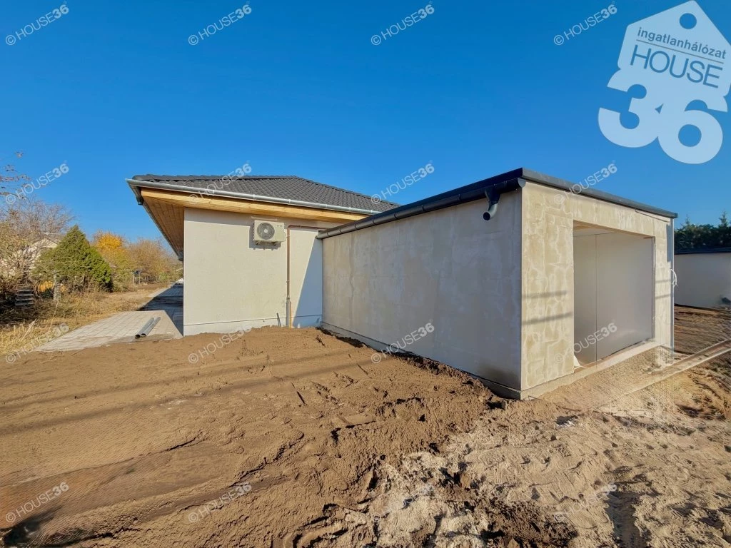 Új építés Nappali + 3 + Duplagarázs