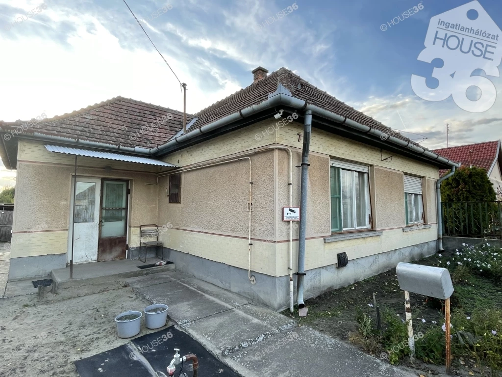 Soltszentimre csendes utcájában családi ház Eladó!