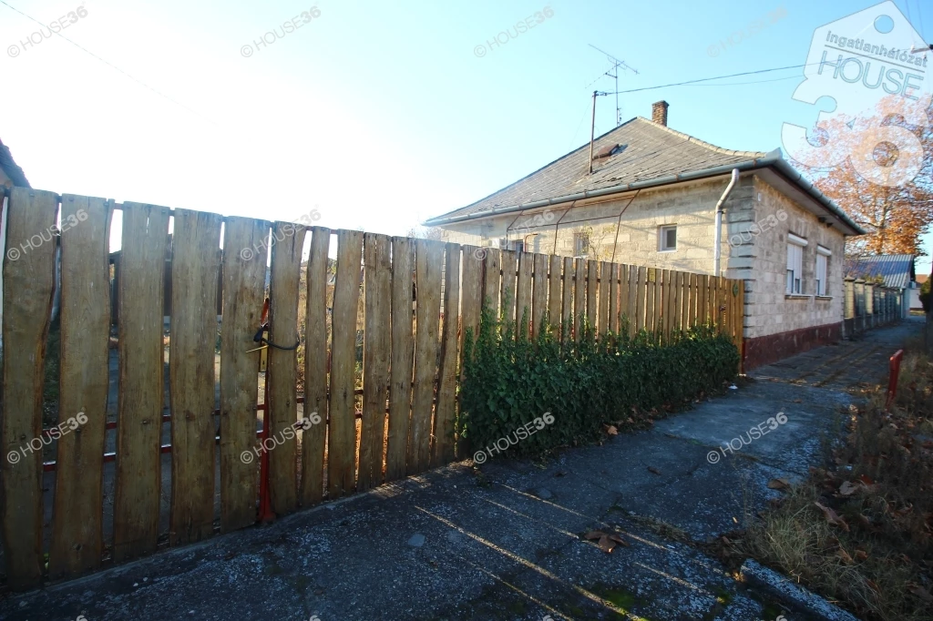 For sale house, Csengőd