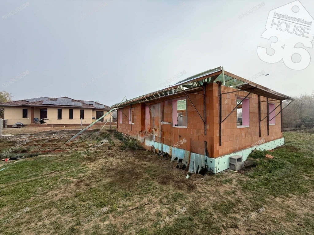 For sale house, Ballószög