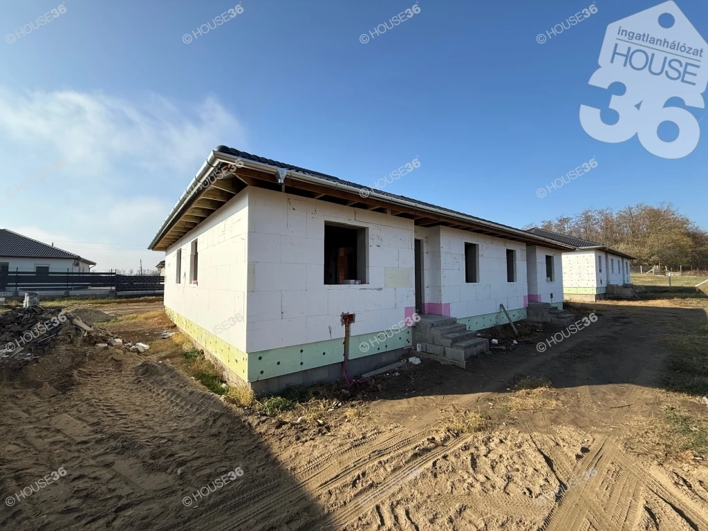 Új építésű ikerház eladó Kecskeméten!