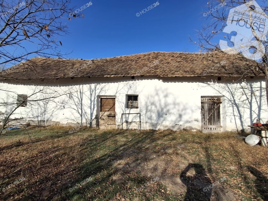 Tanya Petőfiszálláson melyet csupa zöld ölel körül!