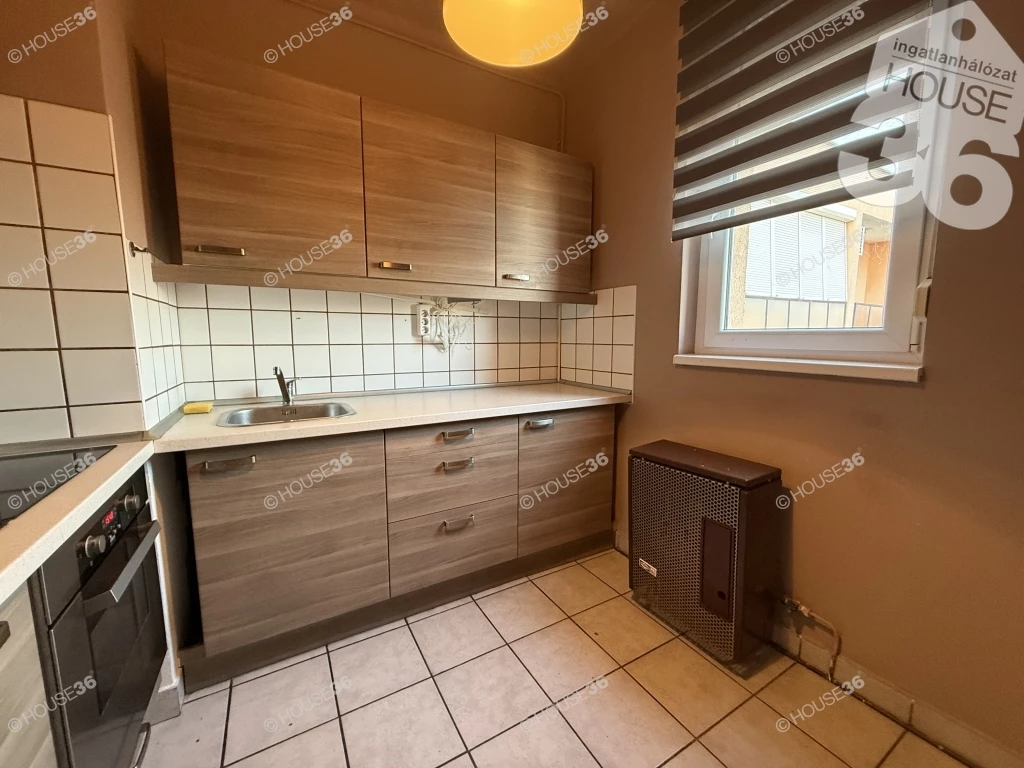 Panorámás, napfényes lakás praktikus elosztással!