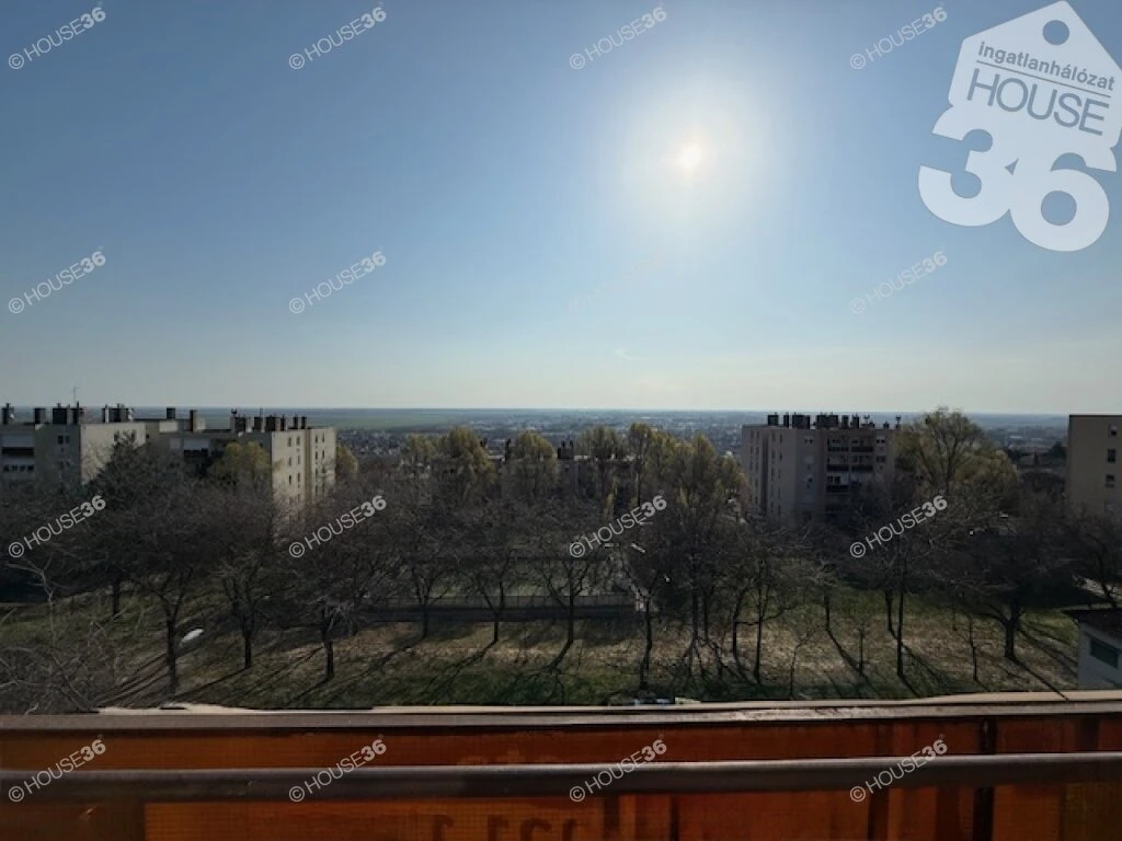 ÁRCSÖKKENÉS!! Panorámás, napfényes lakás praktikus elosztással!