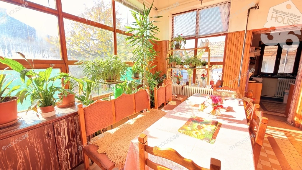 Szentkirály-Ifjúsági úton 103 m2-es családi ház eladó!