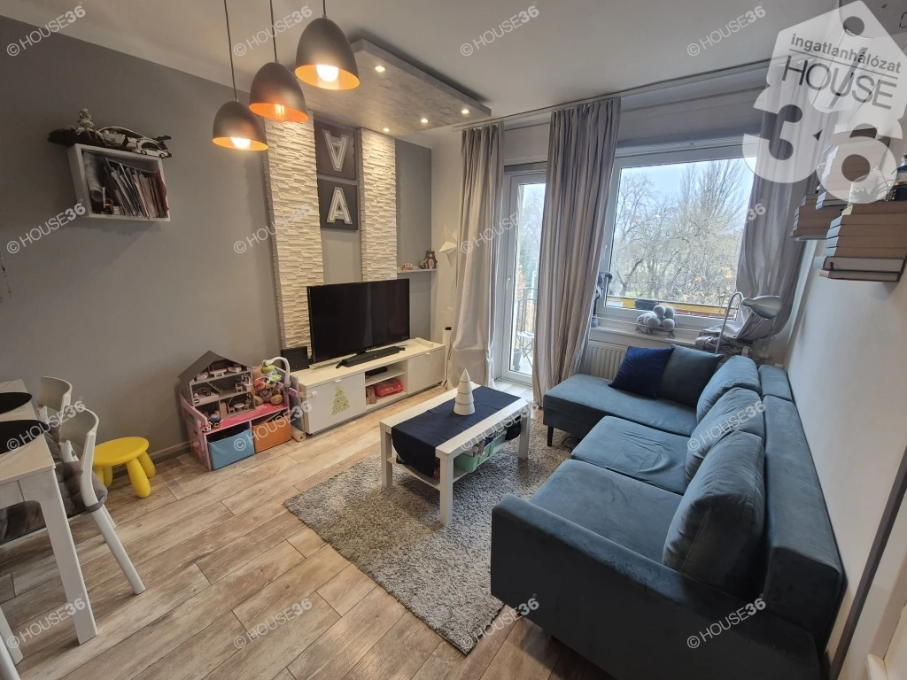 For sale brick flat, Kecskemét