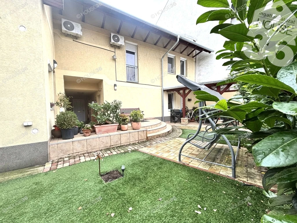 Eladó egy elegáns, világos terekkel rendelkező polgári ház Kecskemét belvárosában