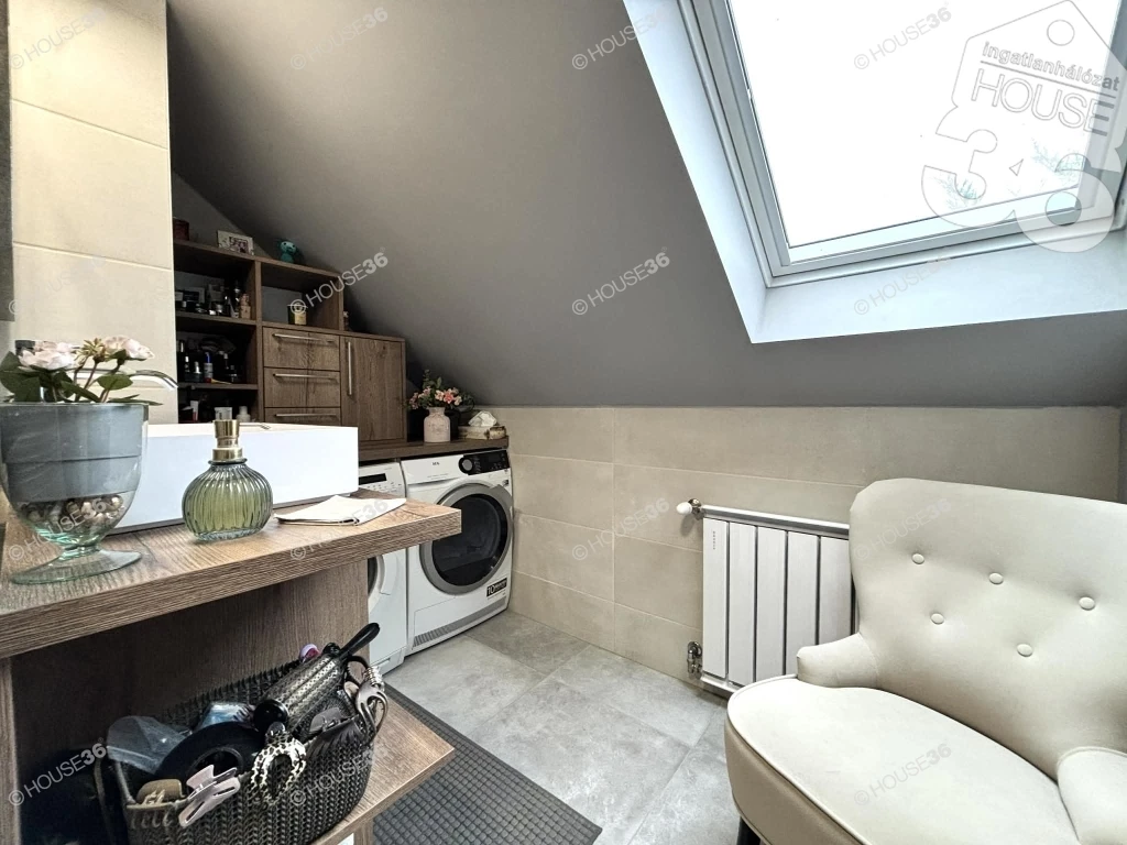 Eladó egy elegáns, világos terekkel rendelkező polgári ház Kecskemét belvárosában