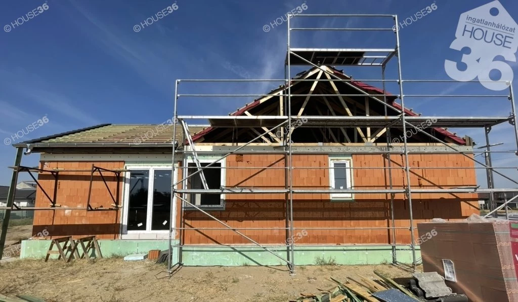 Nappali+ 3 szobás új építésű tégla ház Kecskeméttől néhány percre